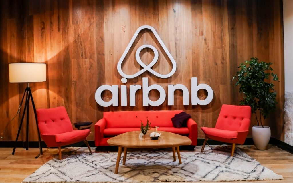 Airbnb Furniture RL